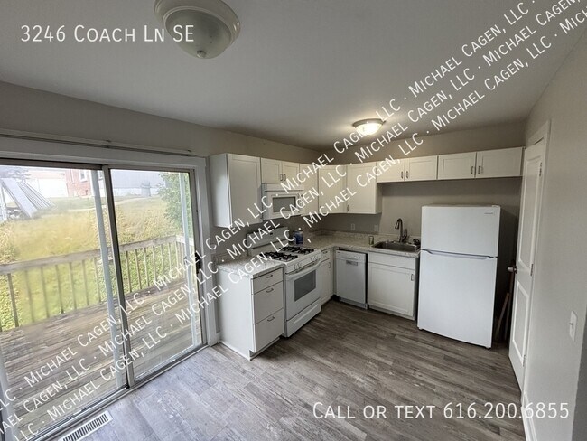 Foto del edificio - 3246 Coach Ln SE