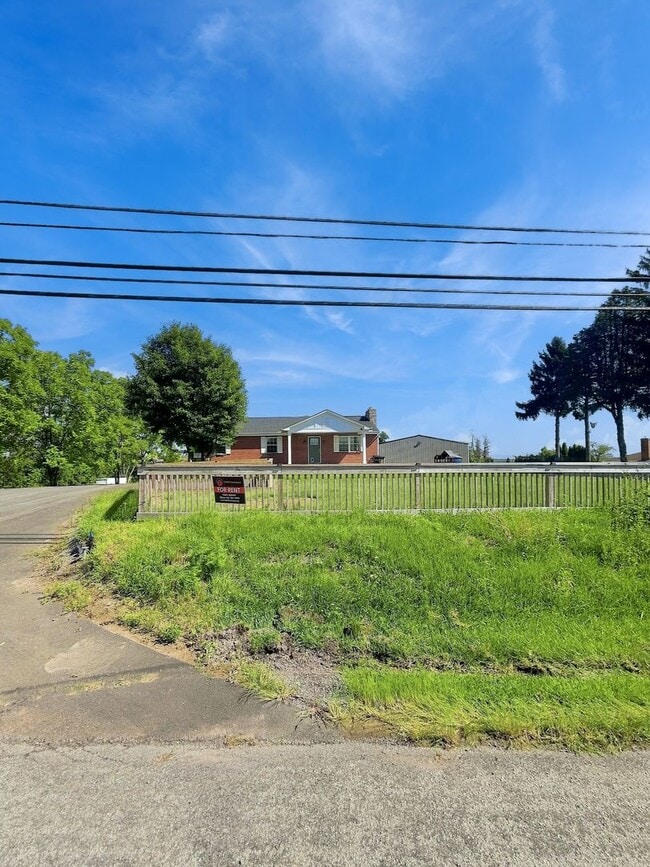Building Photo - 7906 Steubenville Pike