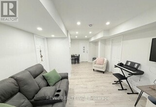 Building Photo - 1246 Harlstone Crescent