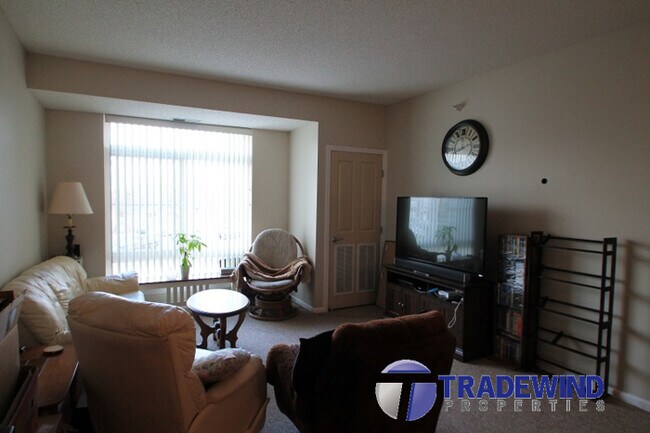 Foto del edificio - 649 Old Highway 8 NW