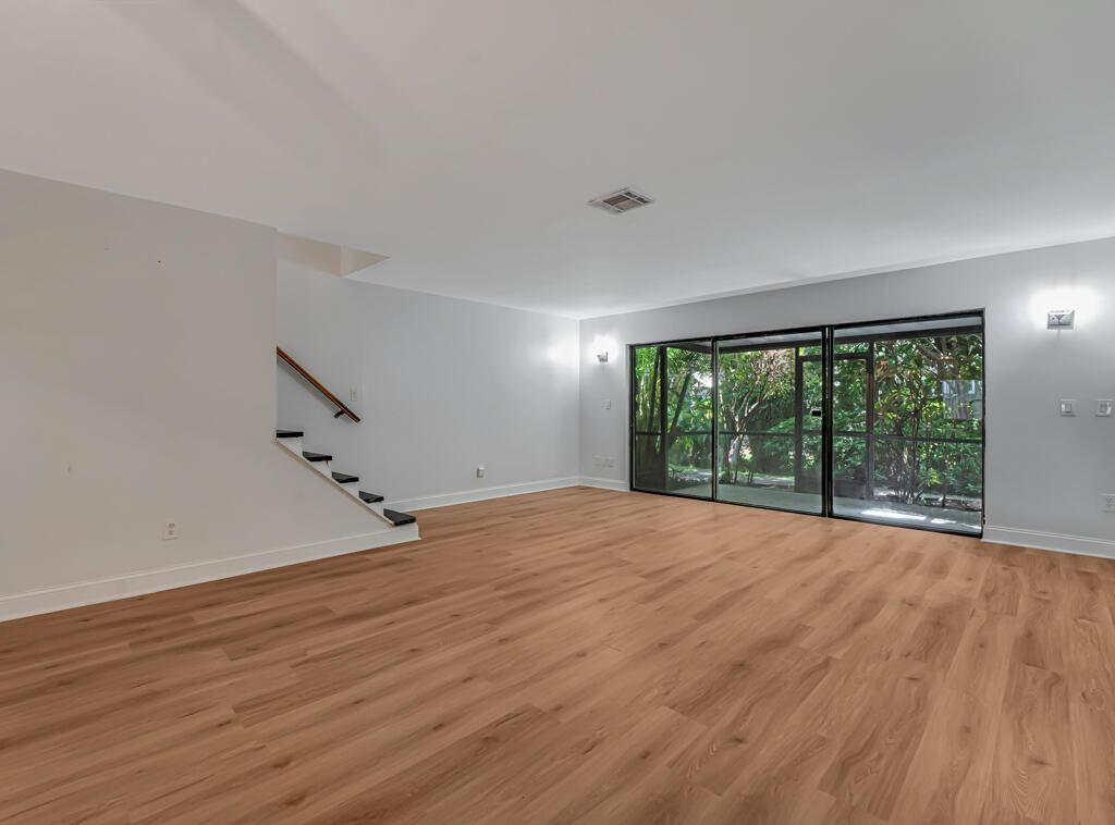 Foto principal - 2108 NE 44th St