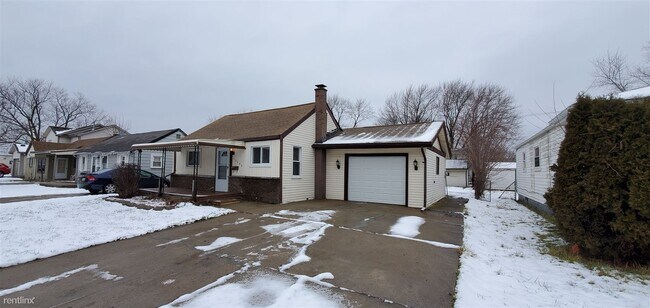 Building Photo - 3 br, 1 bath House - 13045 Saint Andrews Ave