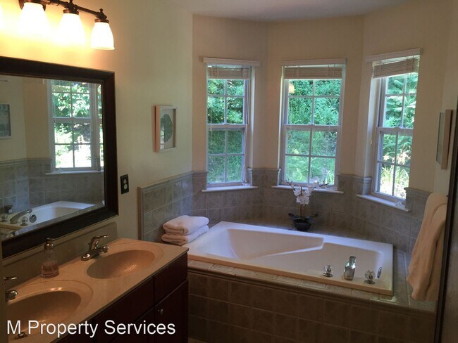 Foto del edificio - 3 br, 2.5 bath House - 528 Ford Street