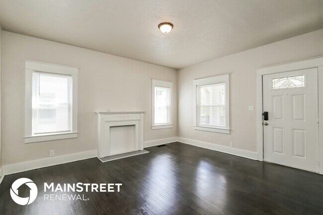 Building Photo - 637 Lindell Ave
