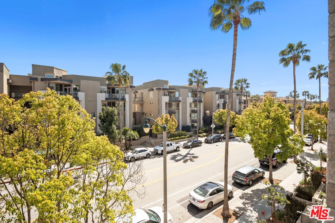 Primary Photo - 13045 Pacific Promenade