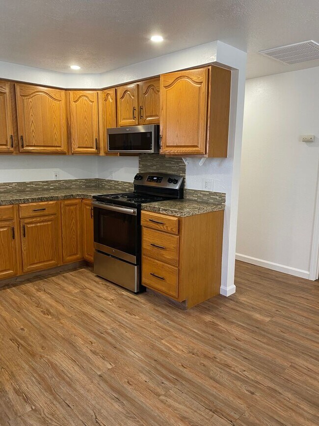 Foto del edificio - 1 Bedroom Home next to the Whitewater Park...