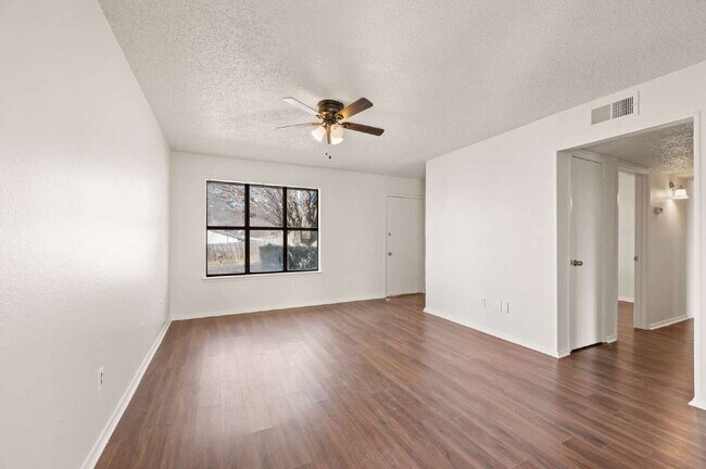 Building Photo - "Charming 3-Bed Home with Spacious Layout in Ft Worth – Aledo School District"