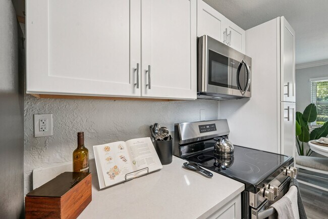 Building Photo - Riverwalk Apartments