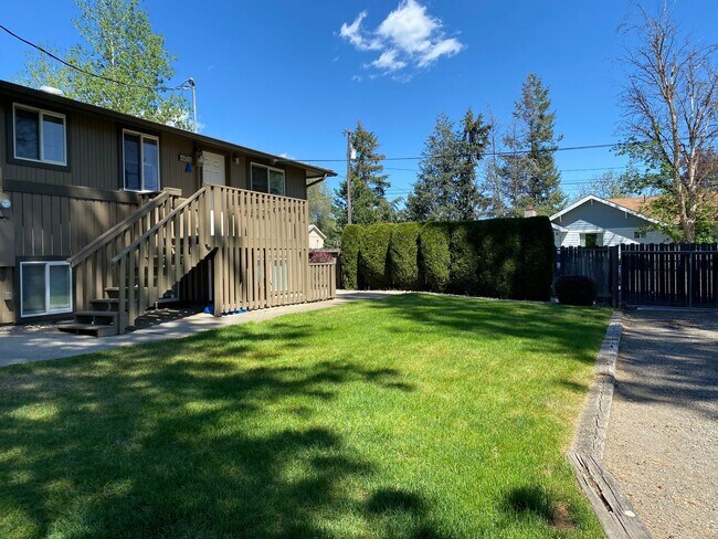 Foto del edificio - 10622 E 14th Ave