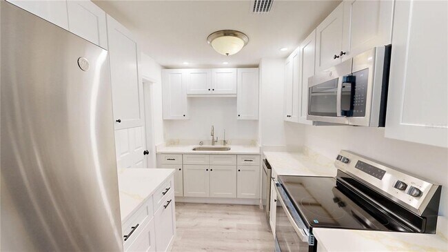 Foto del edificio - 4421 Gandy Cir
