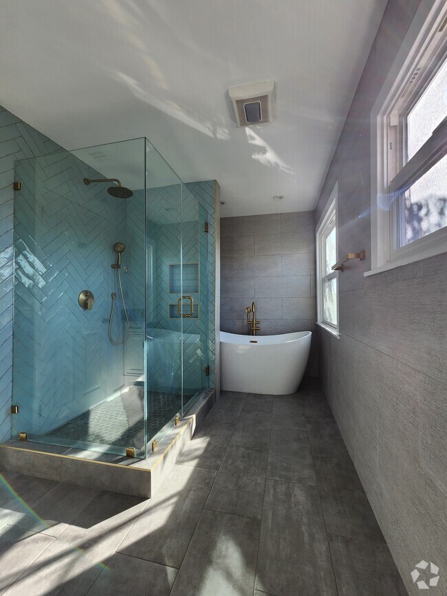 Building Photo - 1307 W 23rd St