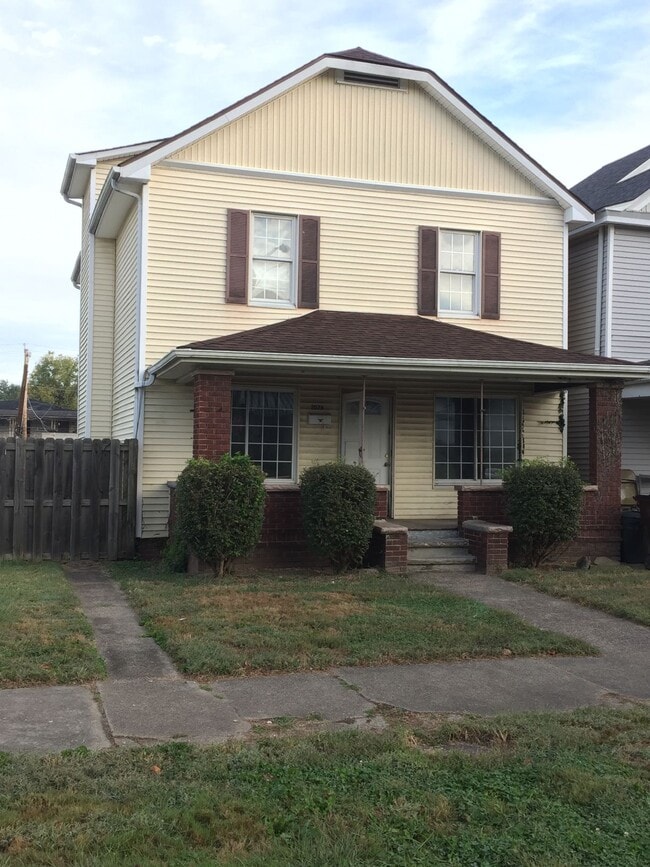 Building Photo - 2026 11th Ave