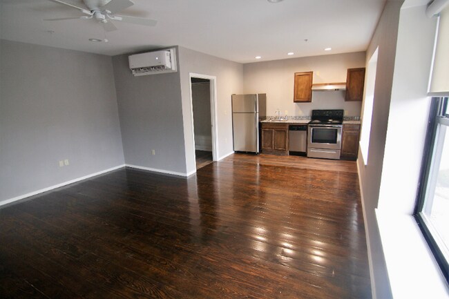 Foto del edificio - 1306 E 11th St
