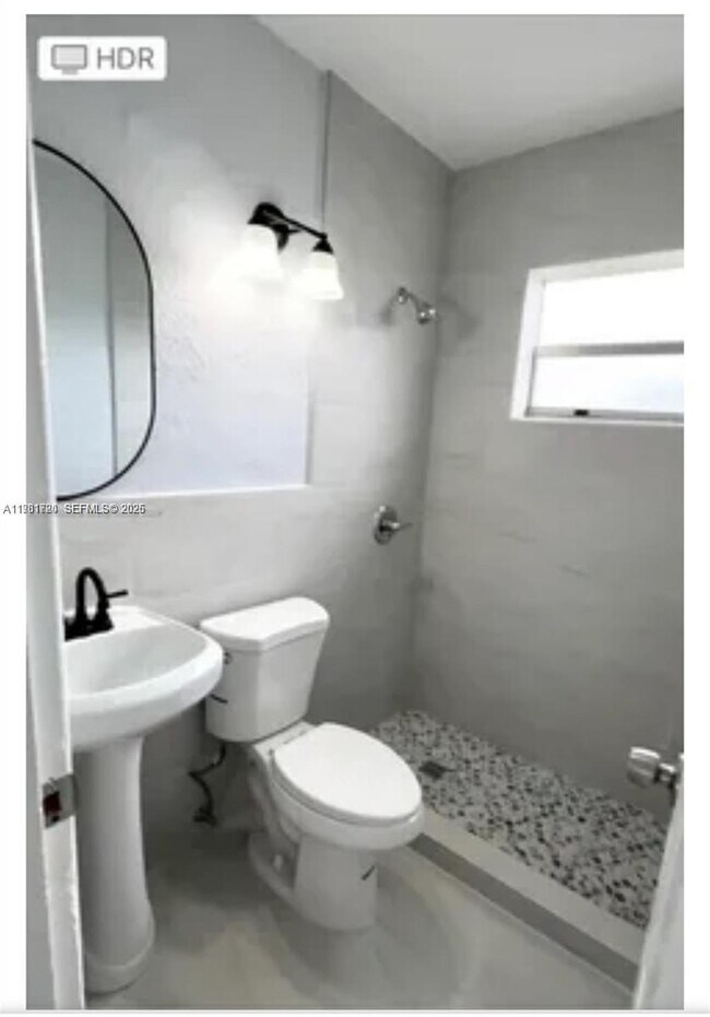 Foto del edificio - 998 NW 109th St