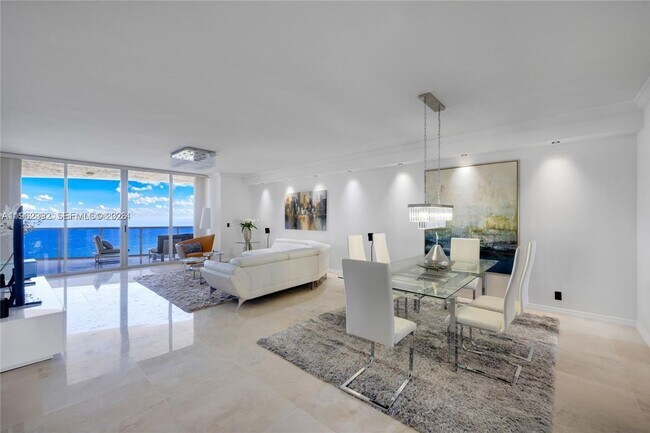 Foto del edificio - 3200 N Ocean Blvd