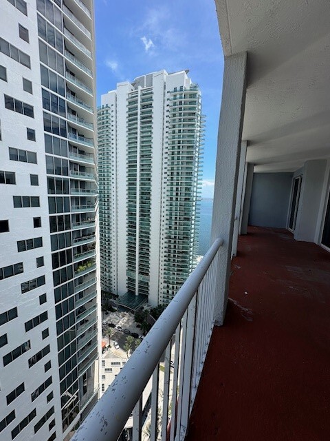Foto del edificio - 170 SE 14th St