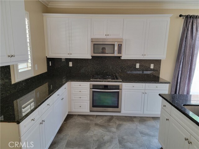 Building Photo - 56 Latitude