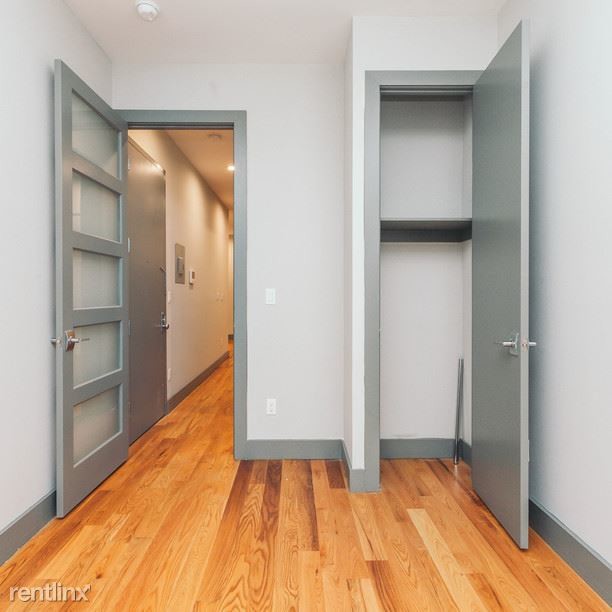 Foto del edificio - 3 br, 1 bath Apartment - 86 Suydam St Apt 2L