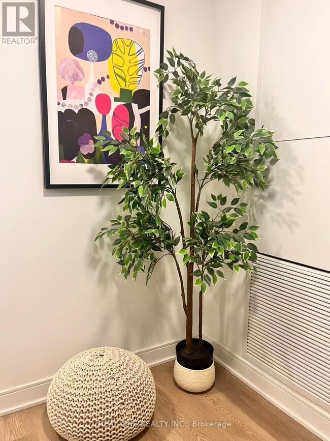 Photo du bâtiment - 86 Dundas St E