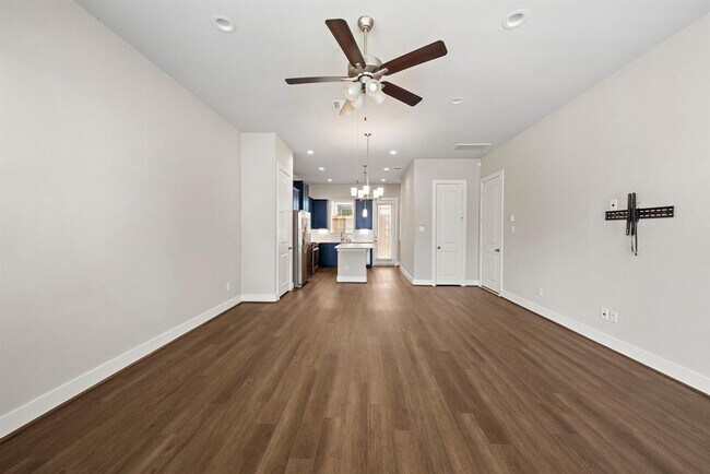 Foto del edificio - 9003 Lonestar Creekbend Ln