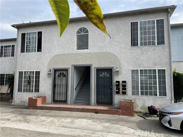 Primary Photo - 1345 Anaheim St