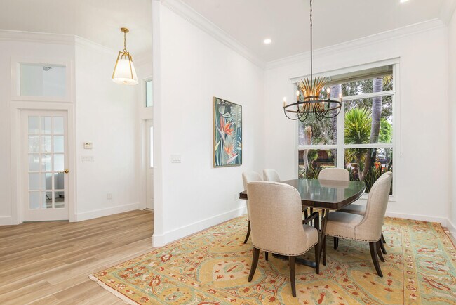 Building Photo - 3317 Embassy Dr