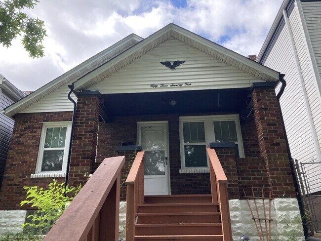 ¡Zona muy popular! - 5374 Odell St