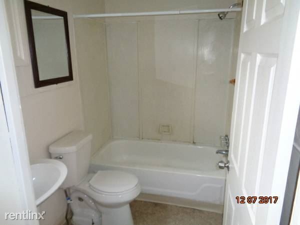 Foto principal - 64 Waverly Pl