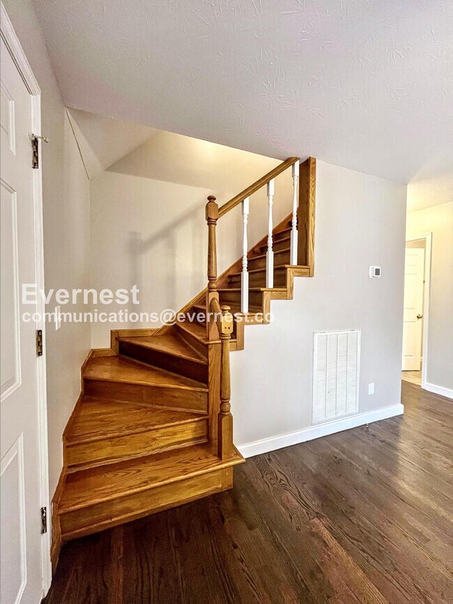 Foto del edificio - 408 Malibu Canyon Dr