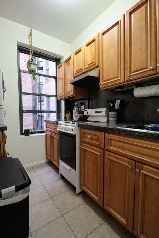 Building Photo - 518 E 79th St