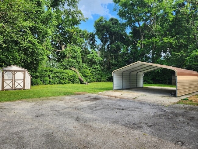 Building Photo - 1306 White Blvd