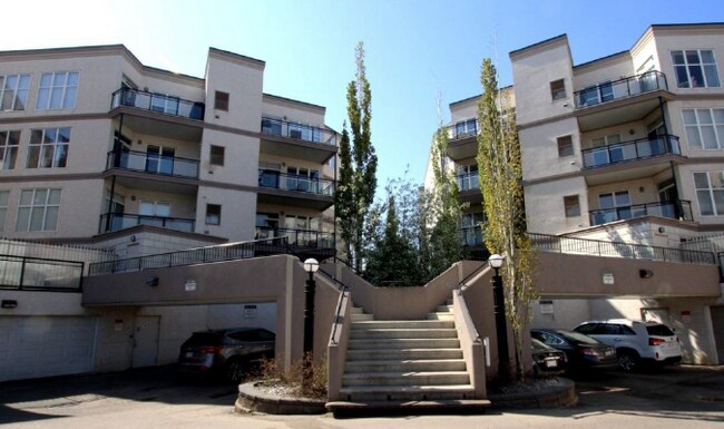 Photo du bâtiment - 4831 104A St NW