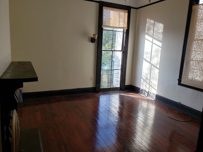 bedroom - 810 Jefferson Ave