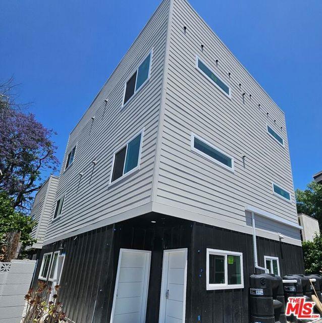 Building Photo - 11839 Runnymede St