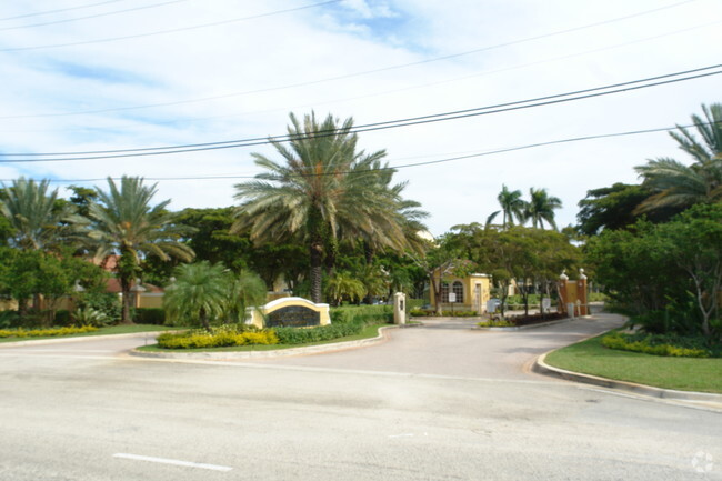 Building Photo - The Yacht Club