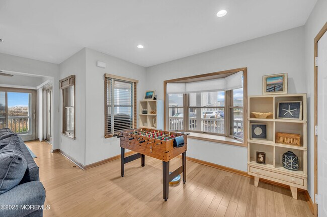 Building Photo - 15 E Tuna Way