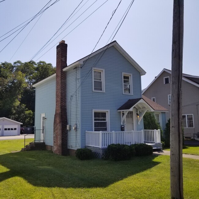 2113 Hamburg St, Schenectady, NY 12304 House for Rent in Schenectady, NY