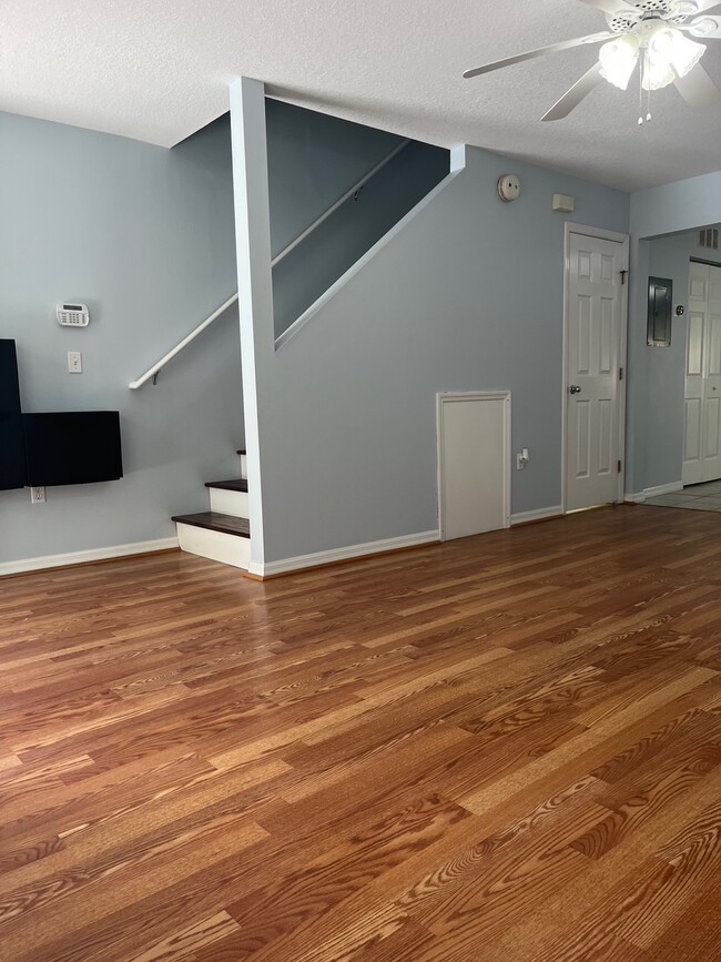 Building Photo - 2636 SW 35th Pl