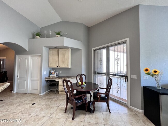 Foto del edificio - 4413 E Desert Trumpet Rd