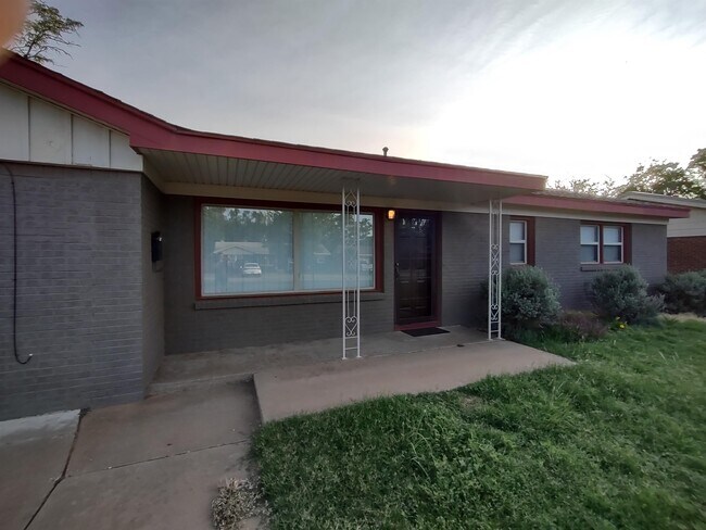 Building Photo - 3012 57th St