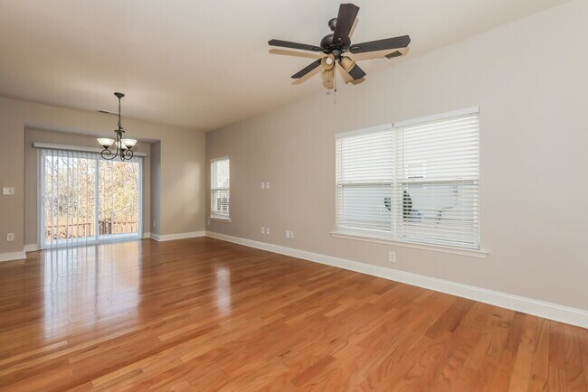 Foto del edificio - 4800 Abercromby St