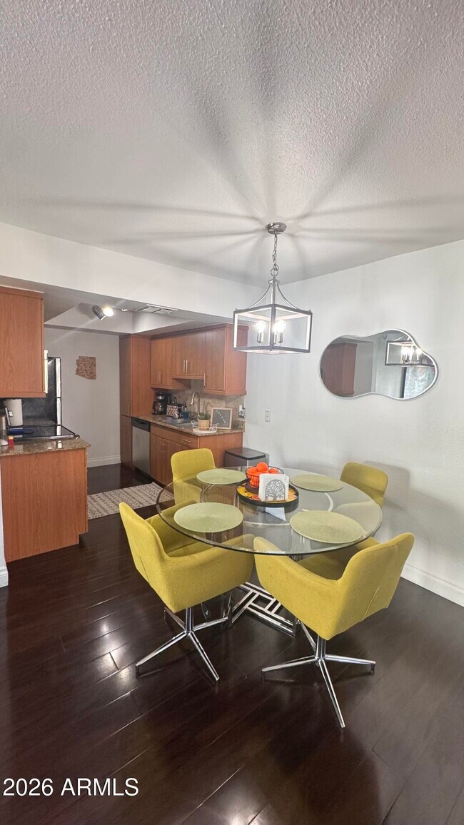 Foto del edificio - 7350 N Vía Paseo Del Sur