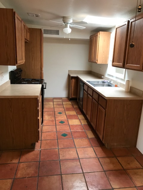 Primary Photo - 4008 S Evergreen Ave