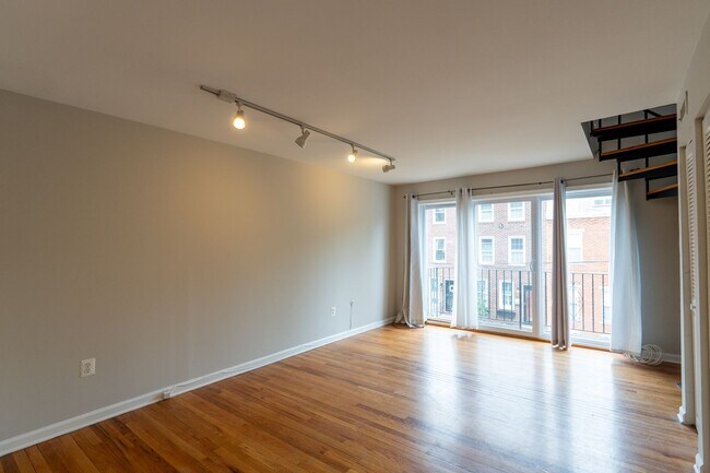 Foto del edificio - Location Location Location 1 bedroom