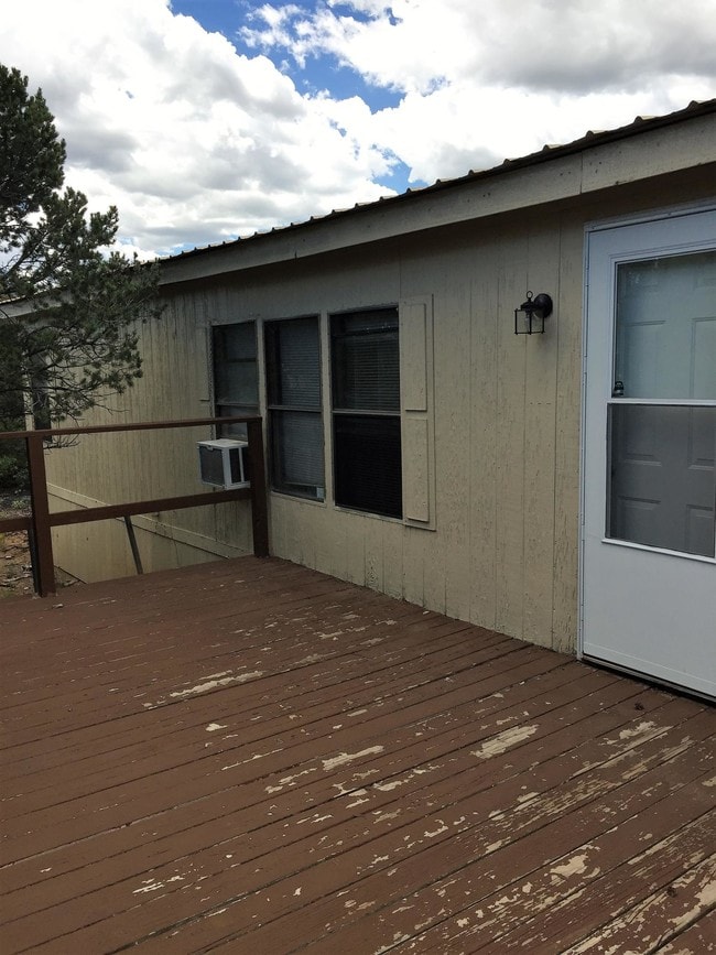 Building Photo - 18 Timber Ln