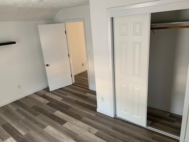 Foto principal - 902 C Ave