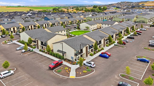 Building Photo - The Flats at West Richland