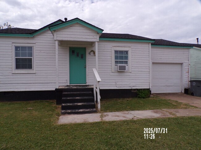 Building Photo - NEW listing-refinished hardwood floors, new laminate and paint throughout