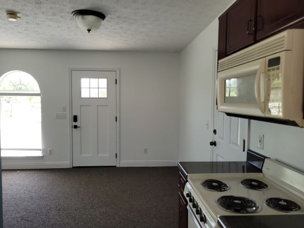 Building Photo - 16817 Lisbon Ave