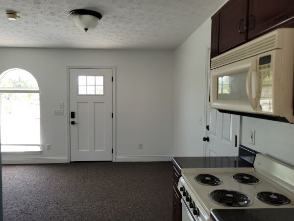 Foto del edificio - 16817 Lisbon Ave